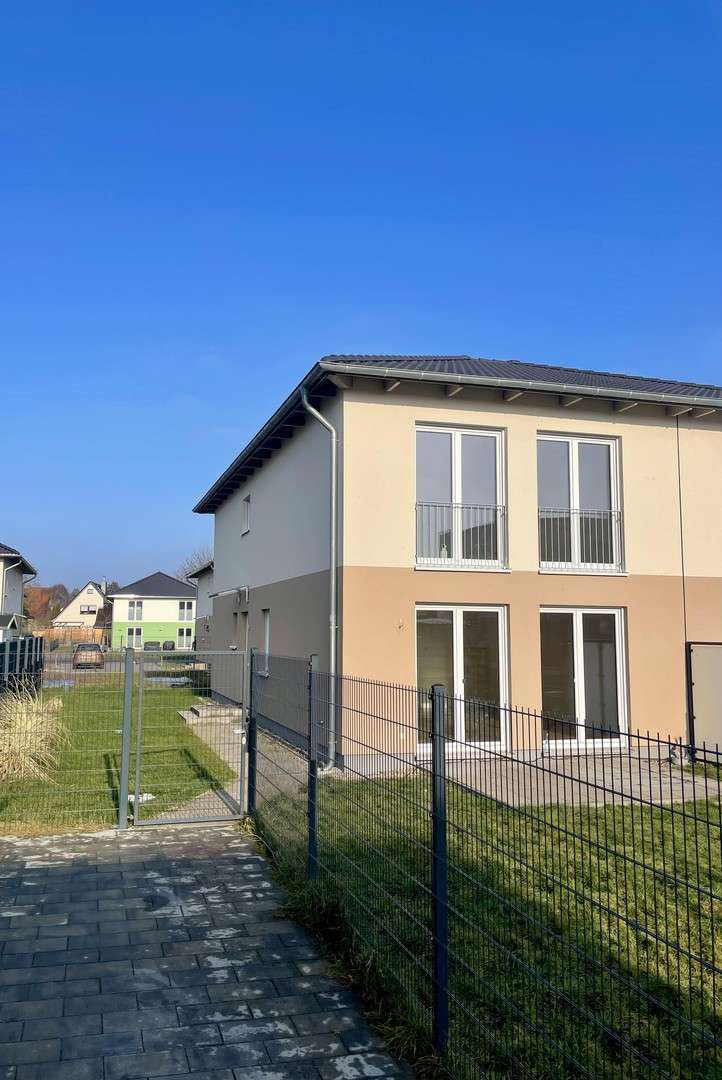 Thumbnail-Haus zum Mieten in Schöneiche bei Berlin 1.950,00 € 140 m²