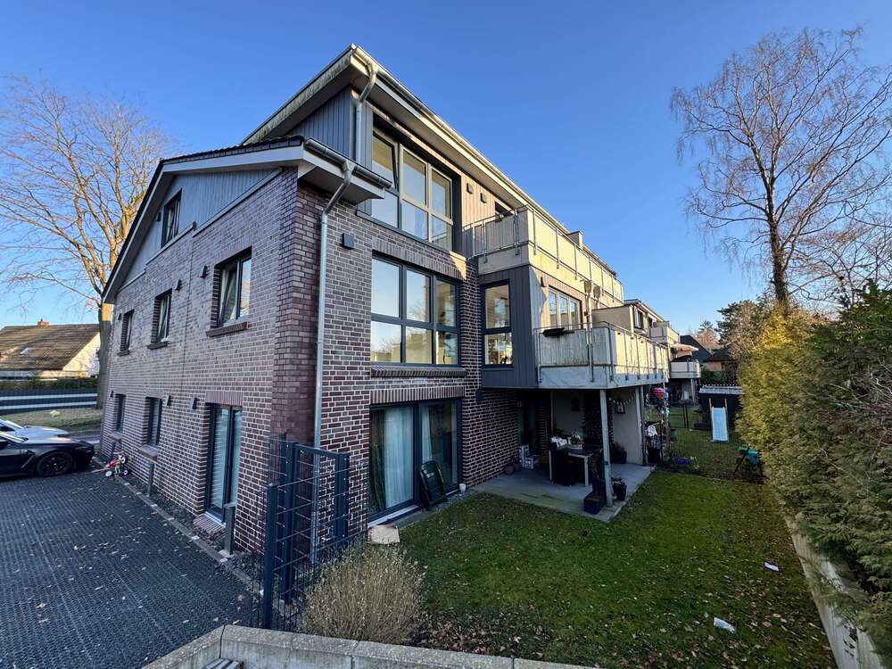 Thumbnail-Wohnung zum Mieten in Henstedt-Ulzburg 2.400,00 € 197 m²