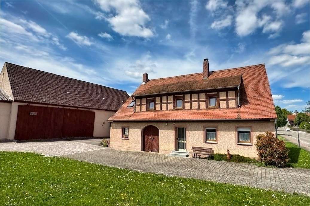 Thumbnail-Haus zum Kaufen in Feuchtwangen 269.000,00 € 181 m²