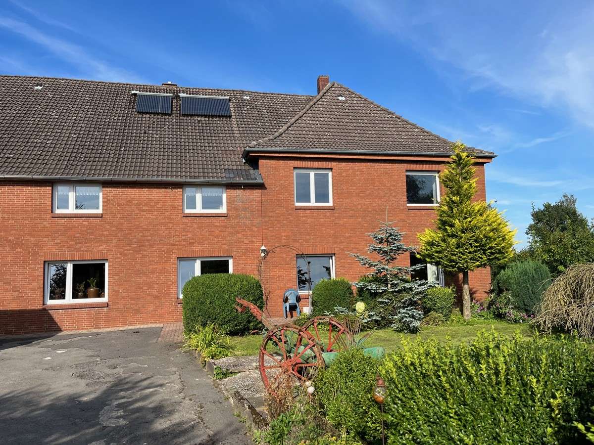 Thumbnail-Haus zum Kaufen in Aerzen 380.000,00 € 279.02 m²