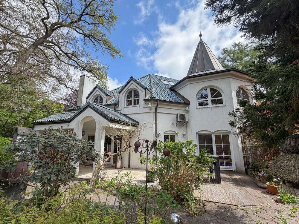 Thumbnail-Haus zum Mieten in Hamburg 3.500,00 € 197 m²