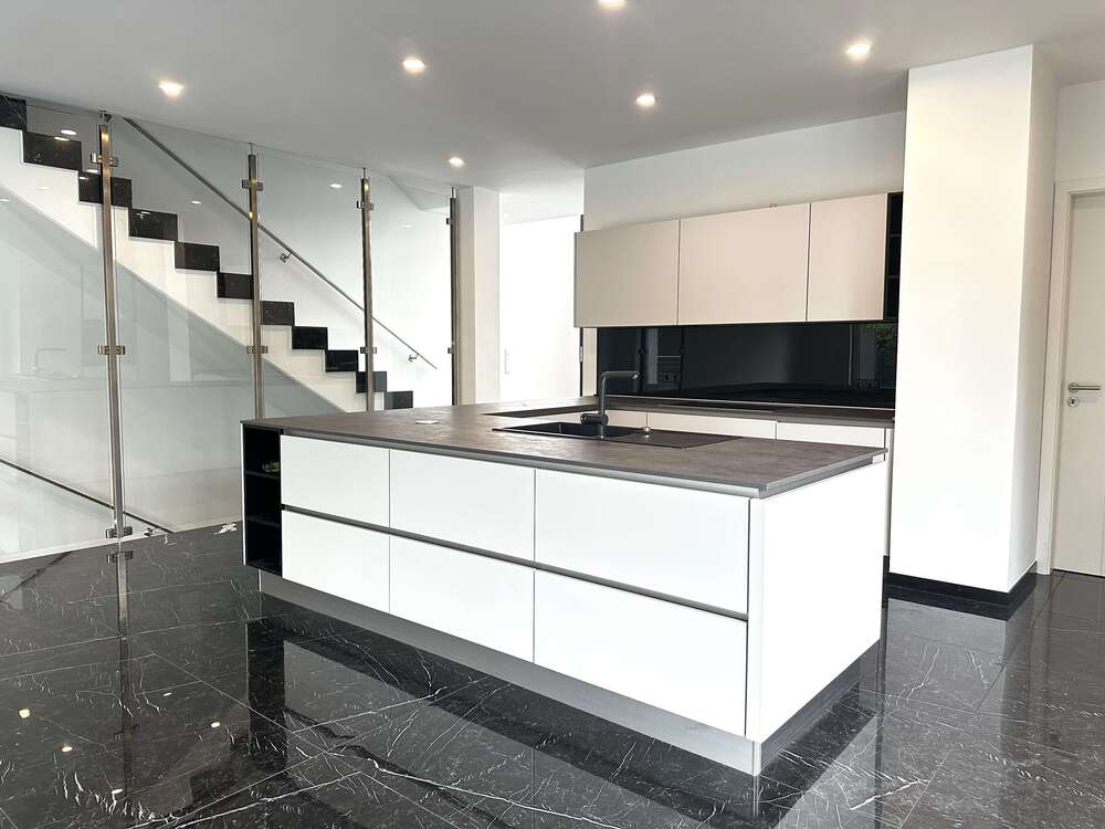 Thumbnail-Haus zum Mieten in Meerbusch 4.490,00 € 277 m²