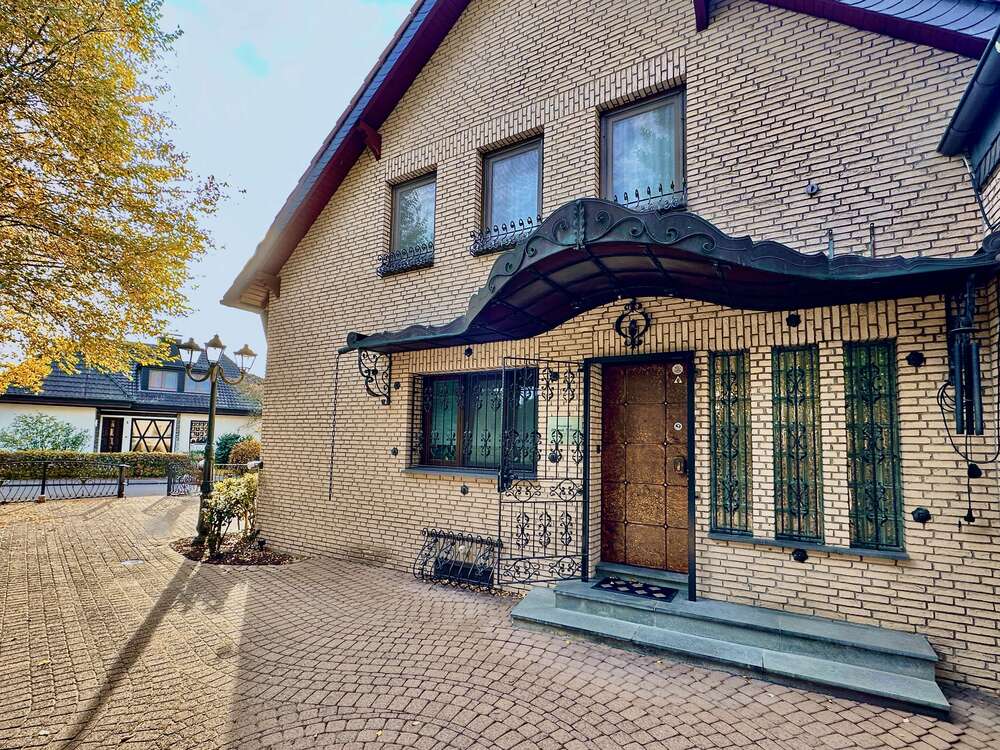 Thumbnail-Haus zum Kaufen in Bergisch Gladbach 1.400.000,00 € 225 m²