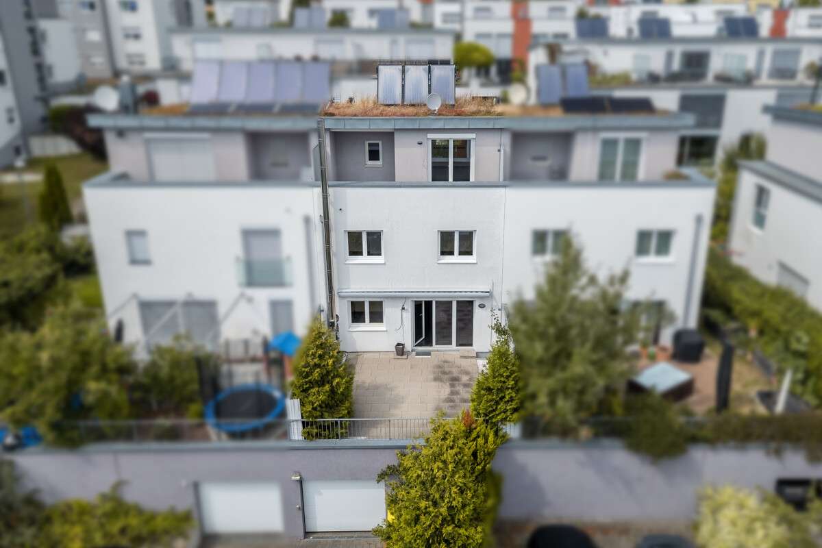 Thumbnail-Haus zum Kaufen in Stuttgart Zuffenhausen 700.000,00 € 124.85 m²
