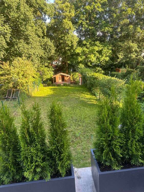 Thumbnail-Haus zum Mieten in Berlin 3.000,00 € 220 m²