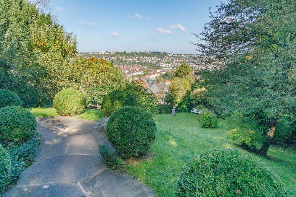 Thumbnail-Haus zum Kaufen in Stuttgart 2.490.000,00 € 270 m²