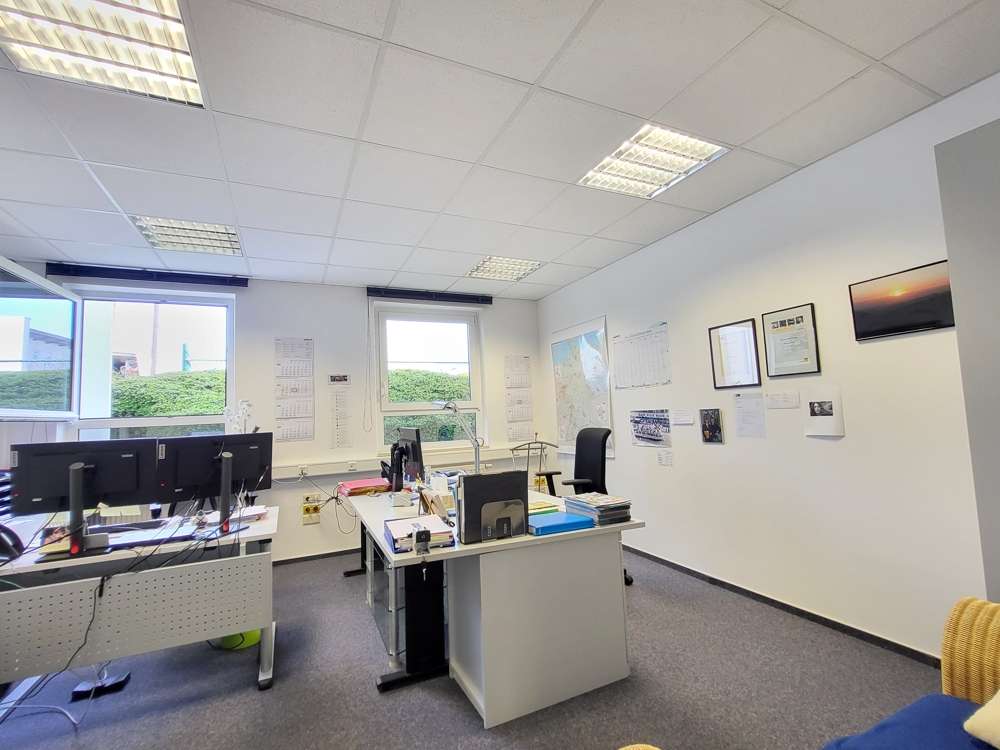 Thumbnail-Büro in Neutraubling 1.179,00 € 121 m²
