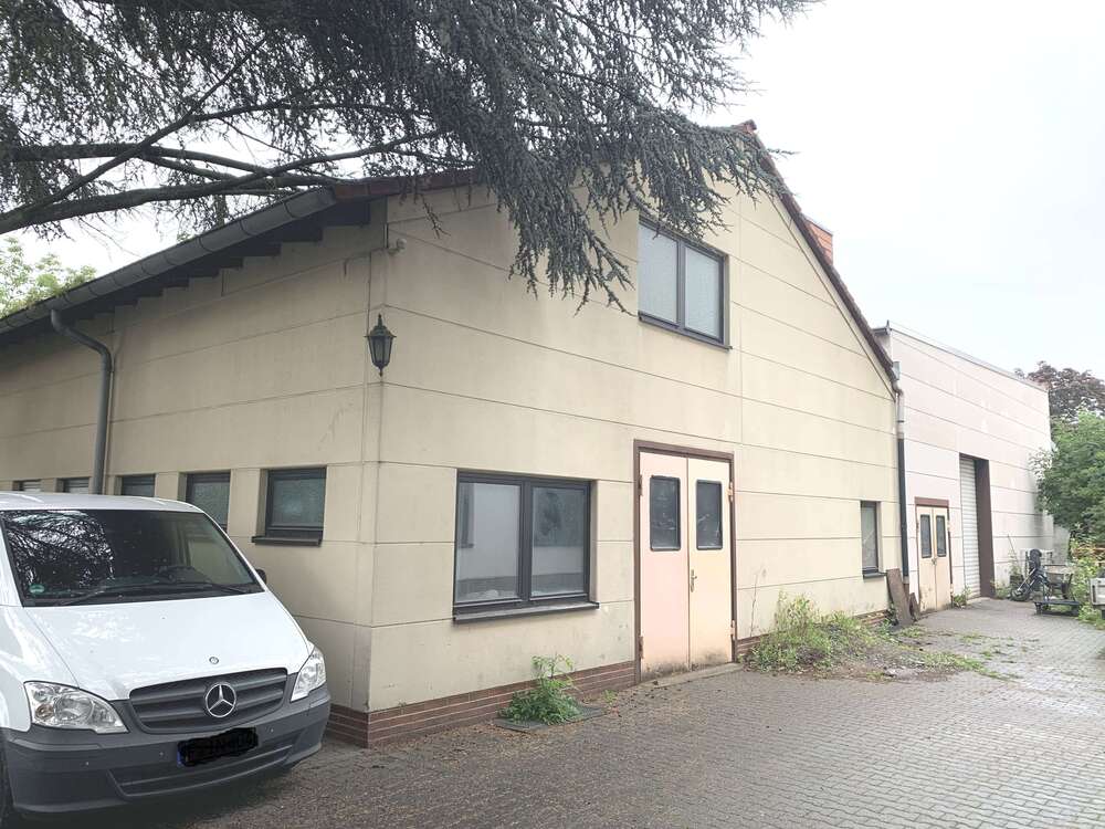 Thumbnail-Halle in Frankfurt am Main 1.200.000,00 € 830 m²