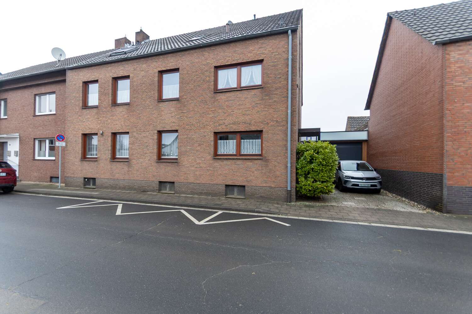 Thumbnail-Haus zum Kaufen in Neuss 1.300.000,00 € 303 m²