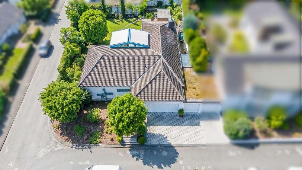 Thumbnail-Haus zum Kaufen in Düsseldorf-Unterbach 1.550.000,00 € 268 m²