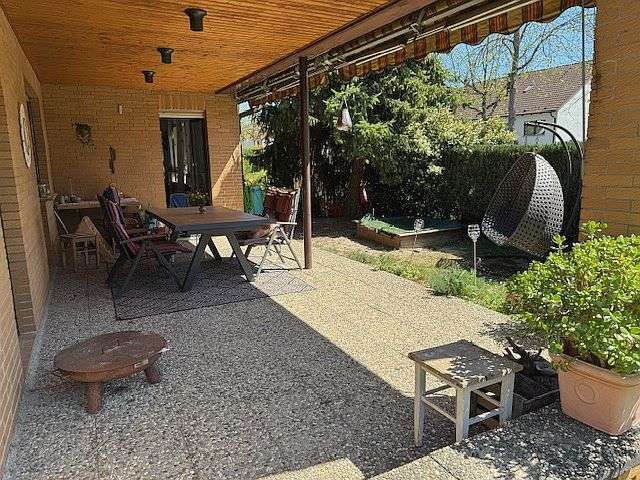 Thumbnail-Haus zum Kaufen in Leonberg-Ezach 930.000,00 € 145 m²