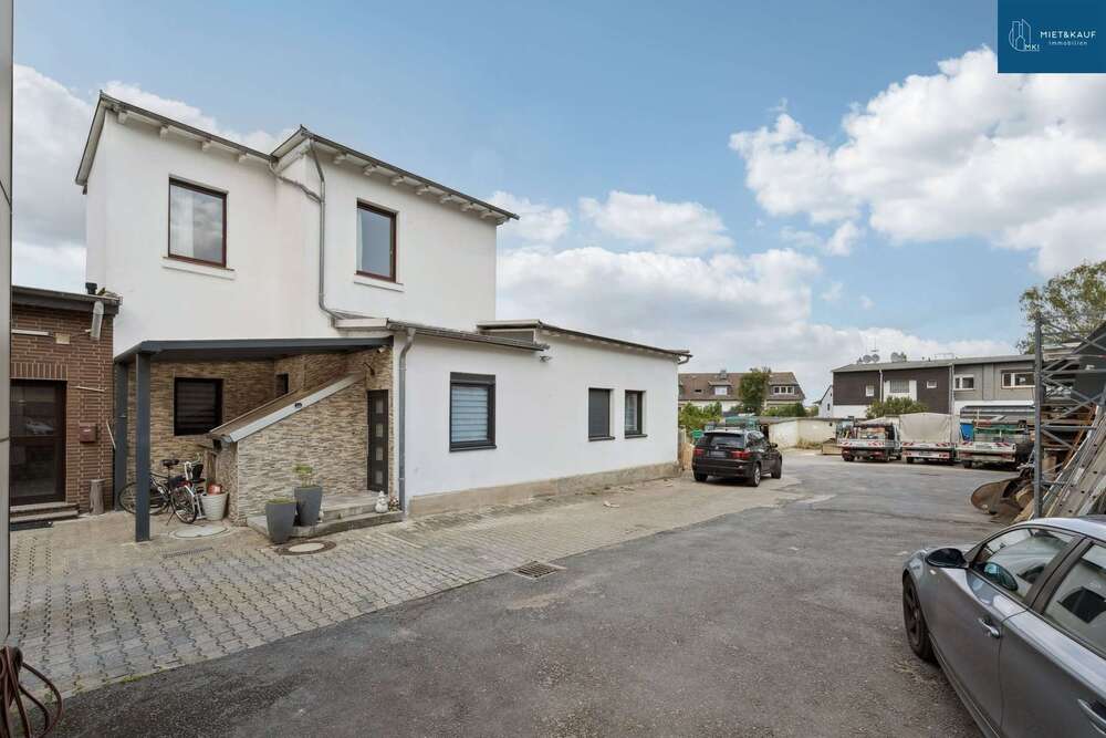 Thumbnail-Haus zum Kaufen in Solingen 869.000,00 € 450 m²