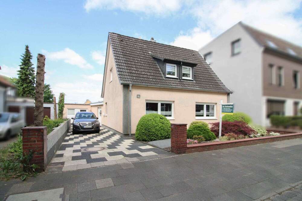 Thumbnail-Haus zum Kaufen in Neumünster 349.000,00 € 196.39 m²