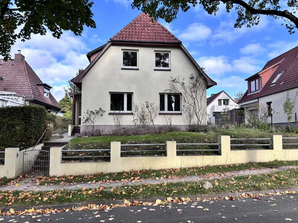 Thumbnail-Haus zum Kaufen in Bad Schwartau 330.000,00 € 200 m²