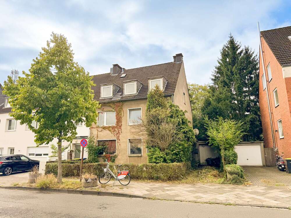 Thumbnail-Haus zum Kaufen in Düsseldorf 695.000,00 € 208 m²