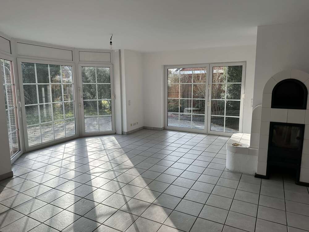 Thumbnail-Wohnung zum Mieten in Großburgwedel 1.750,00 € 145 m²