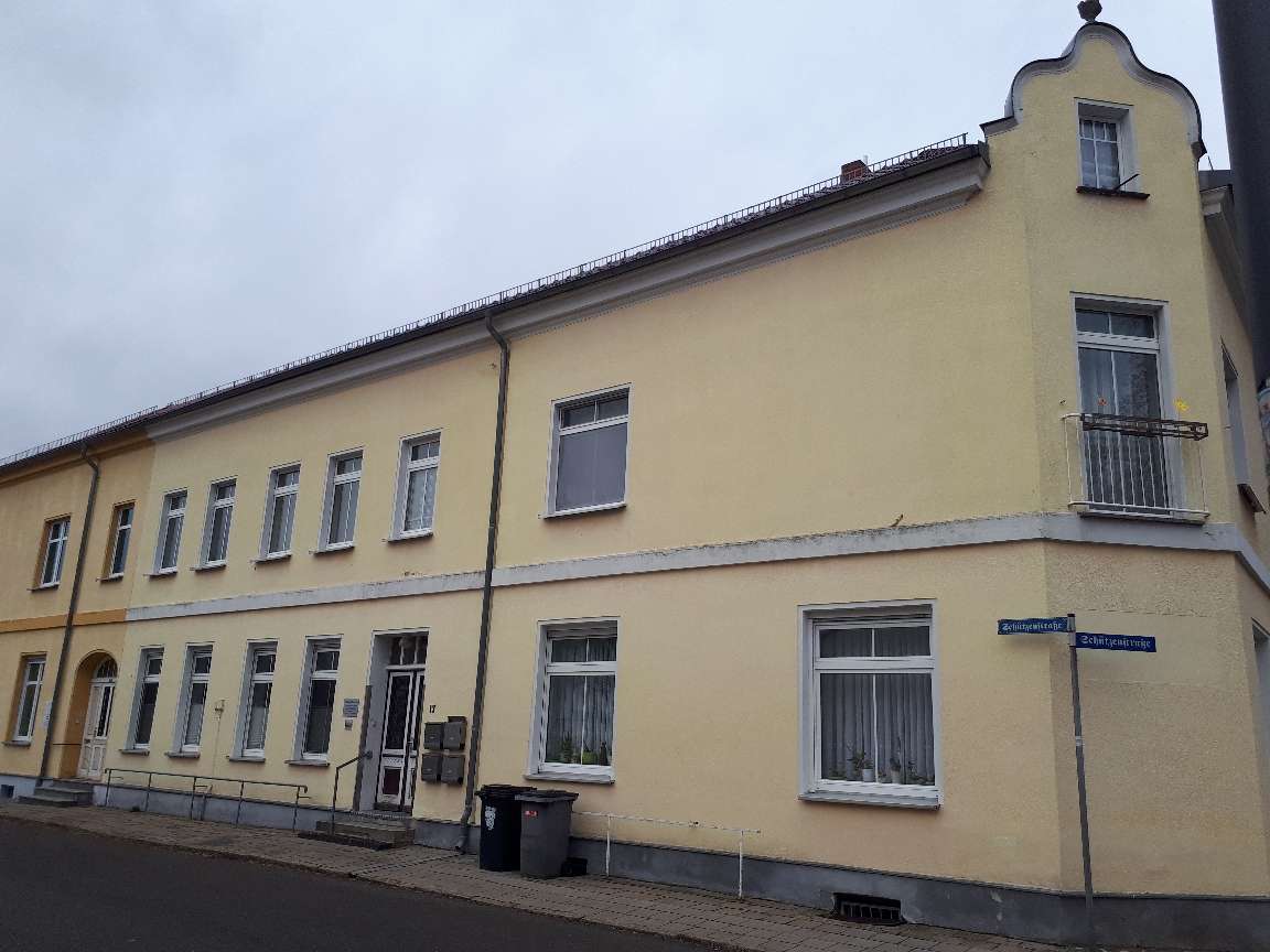 Thumbnail-Wohnung zum Kaufen in Eisenhüttenstadt 120.000,00 € 144 m²