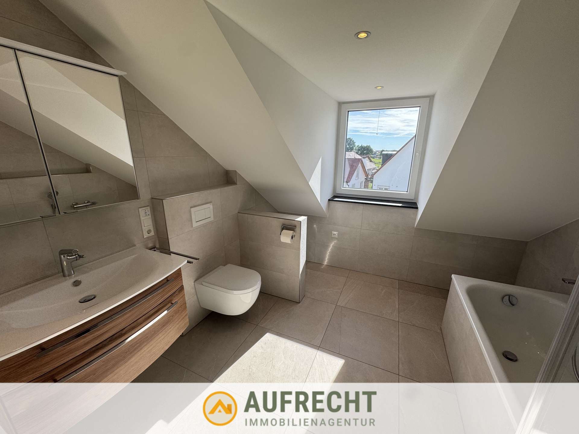 Thumbnail-Wohnung zum Mieten in Erdweg 1.690,00 € 93 m²