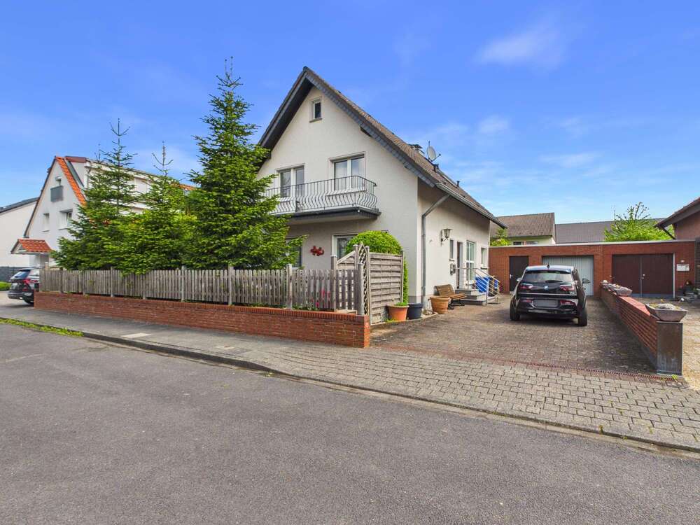 Thumbnail-Haus zum Kaufen in Erftstadt-Bliesheim 395.000,00 € 124 m²