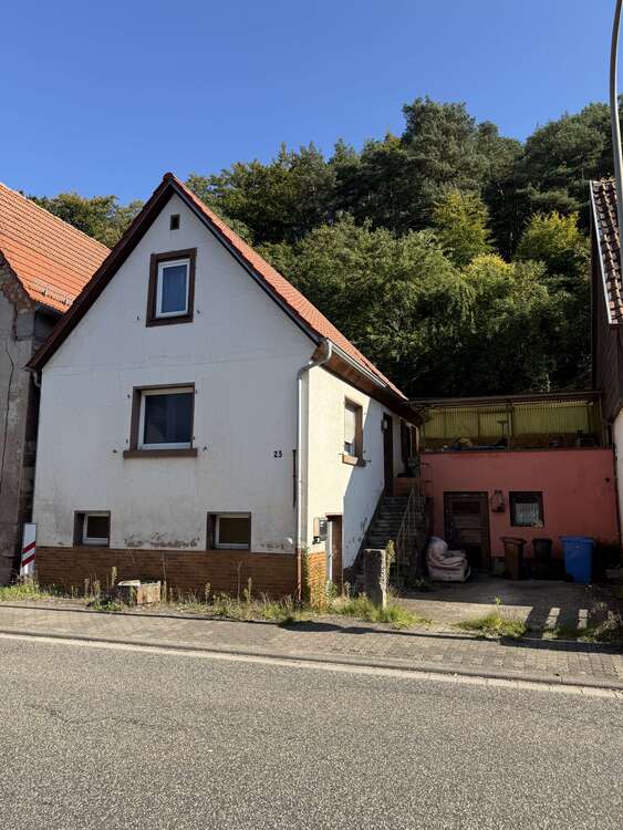 Thumbnail-Haus zum Kaufen in Hinterweidenthal 49.000,00 € 77 m²