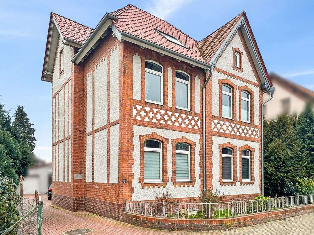 Thumbnail-Haus zum Kaufen in Giesen 469.000,00 € 295 m²