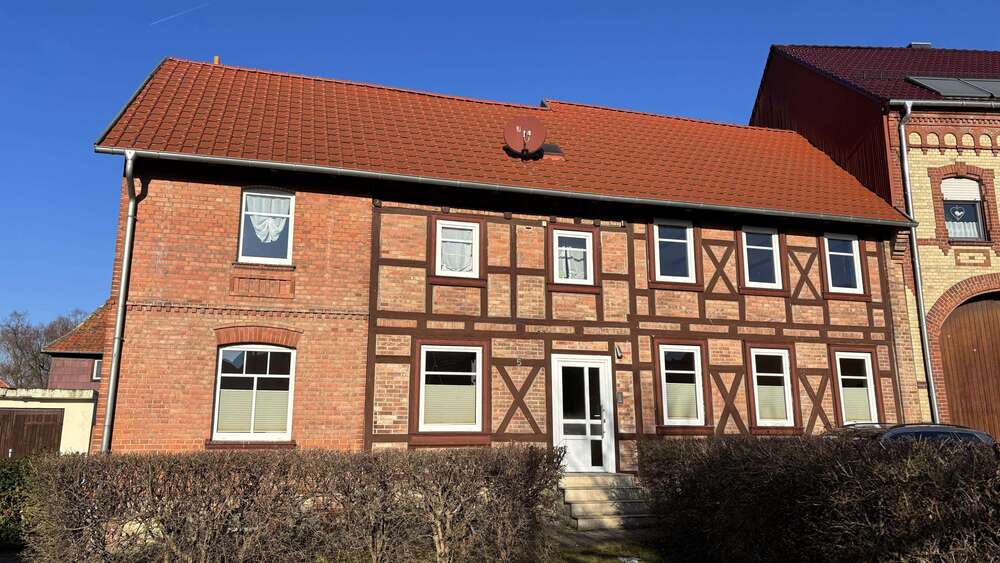 Thumbnail-Haus zum Kaufen in Groß Quenstedt 189.000,00 € 155.53 m²