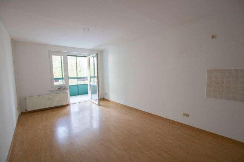 Thumbnail-Wohnung zum Mieten in Halle (Saale) 302,00 € 35.47 m²
