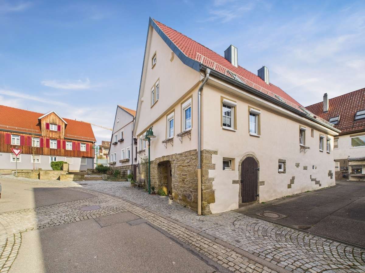 Thumbnail-Haus zum Kaufen in Sachsenheim Kleinsachsenheim 495.000,00 € 169.99 m²