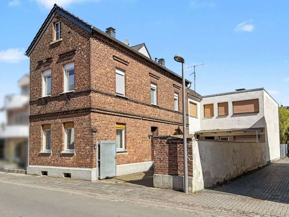 Thumbnail-Wohnung zum Kaufen in Troisdorf 299.000,00 € 160 m²