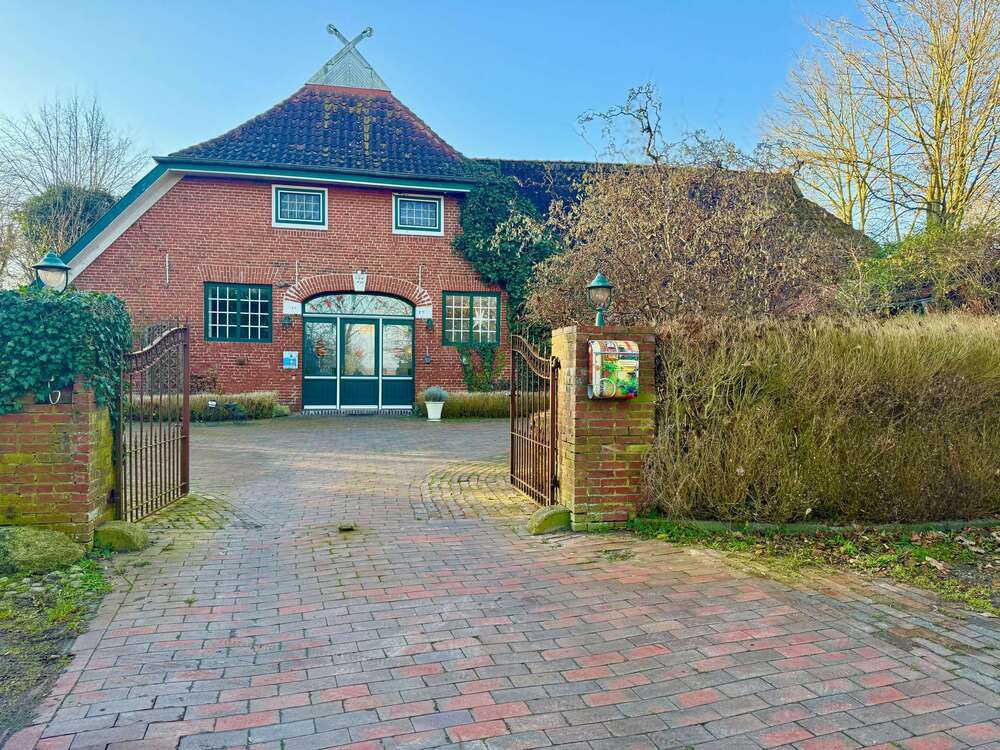 Thumbnail-Haus zum Kaufen in Varel 650.000,00 € 460 m²