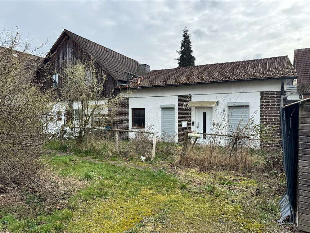 Thumbnail-Haus zum Kaufen in Borken (Hessen) 130.000,00 € 109 m²