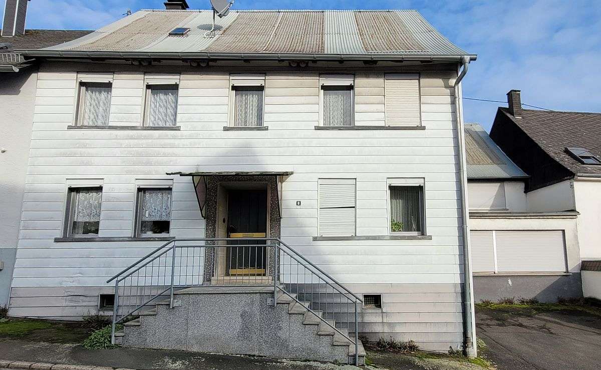 Thumbnail-Haus zum Kaufen in Vollmersbach 98.000,00 € 130 m²