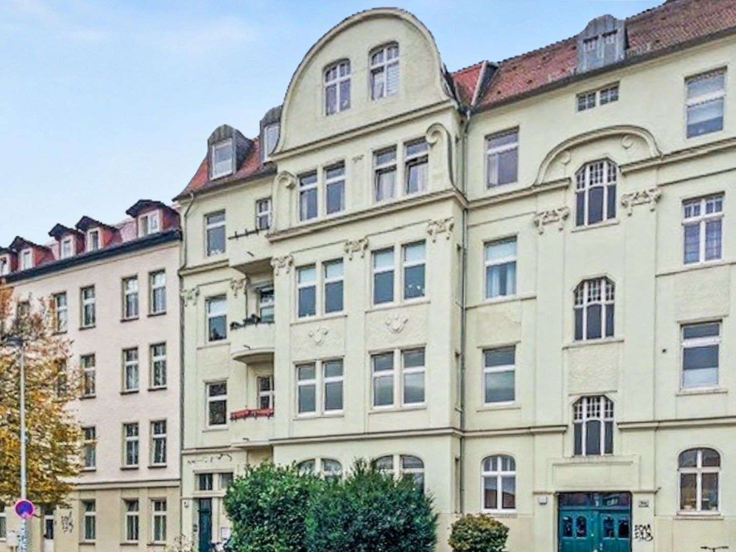 Thumbnail-Wohnung zum Kaufen in Magdeburg 165.000,00 € 103 m²