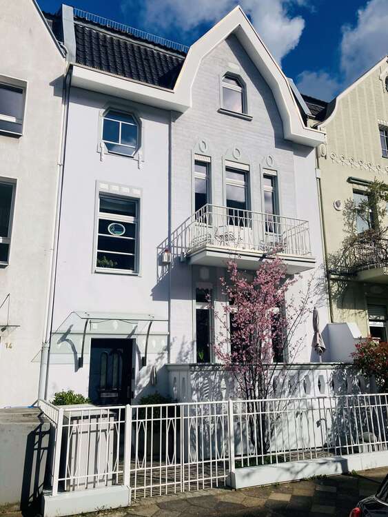 Thumbnail-Haus zum Kaufen in Düsseldorf 2.950.000,00 € 228 m²