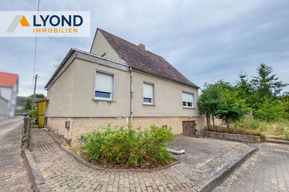 Thumbnail-Haus zum Kaufen in Endorf 66.000,00 € 120.9 m²