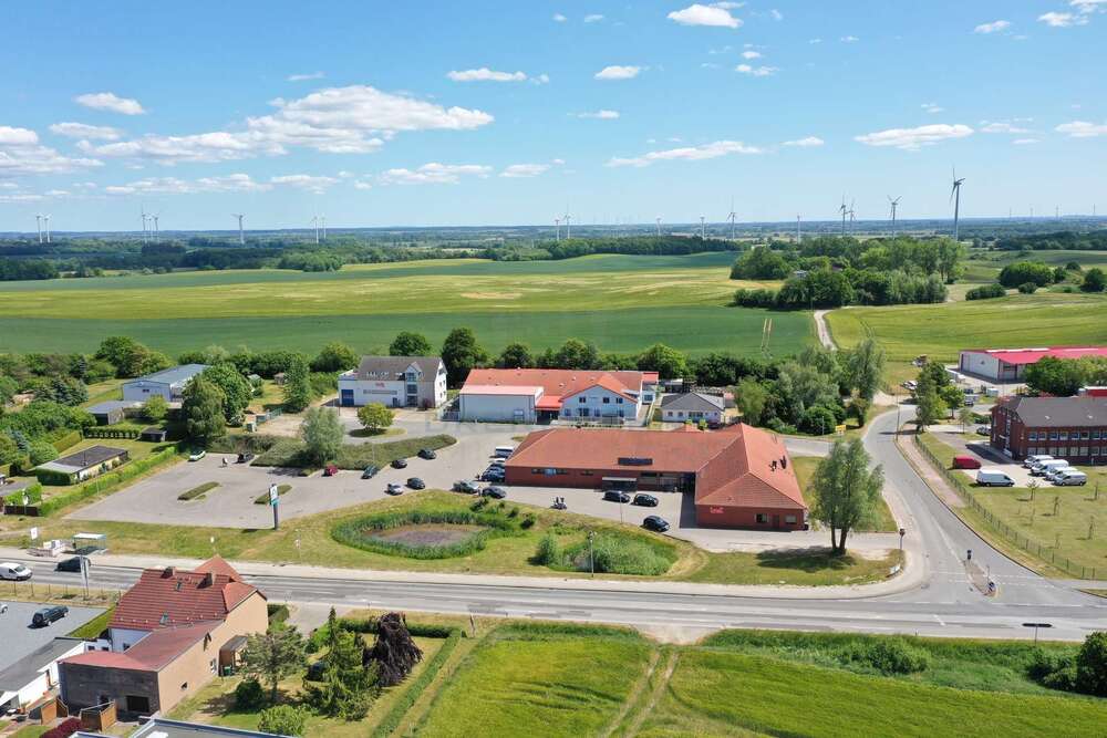 Thumbnail-Einzelhandel in Satow 7.315,00 € 770 m²