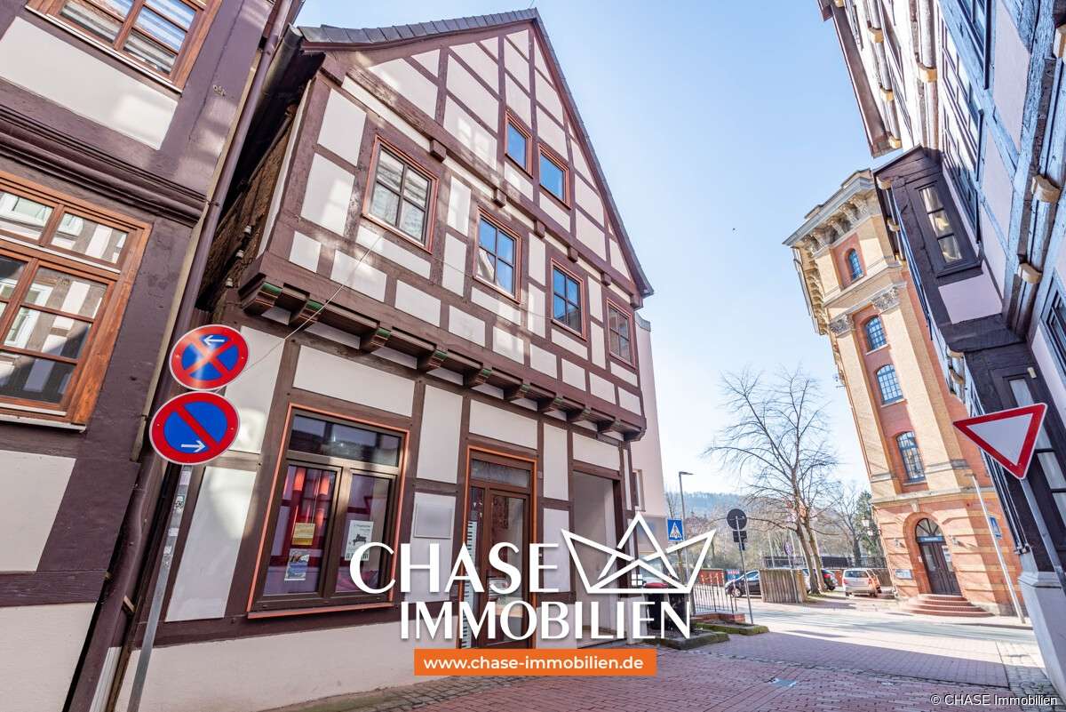 Thumbnail-Haus zum Kaufen in Hameln 355.000,00 € 216.06 m²