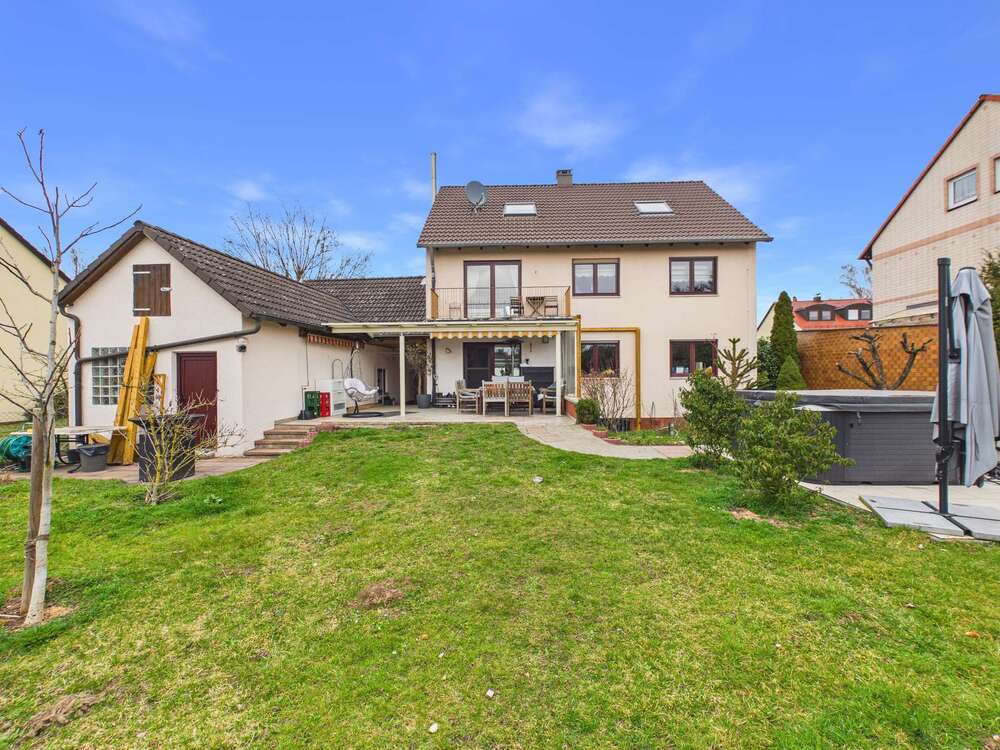 Thumbnail-Haus zum Kaufen in Schwabach 697.000,00 € 198.19 m²