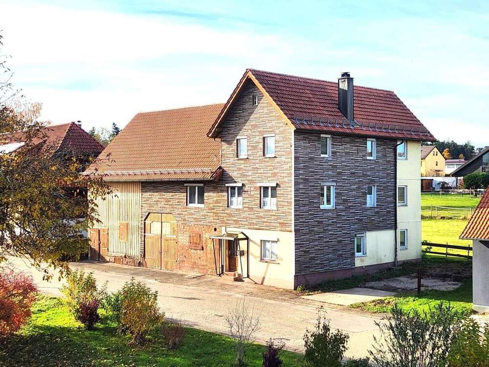 Thumbnail-Haus zum Kaufen in Simmersfeld - OT 159.000,00 € 163 m²