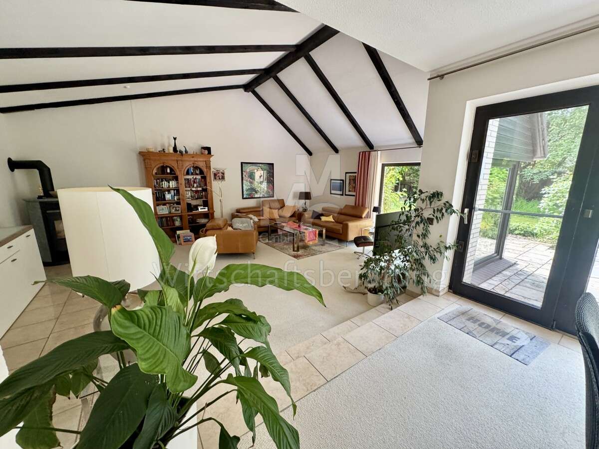 Thumbnail-Haus zum Kaufen in Isernhagen Altwarmbüchen 595.000,00 € 151 m²