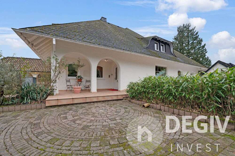 Thumbnail-Haus zum Kaufen in Losheim am See 495.000,00 € 380 m²