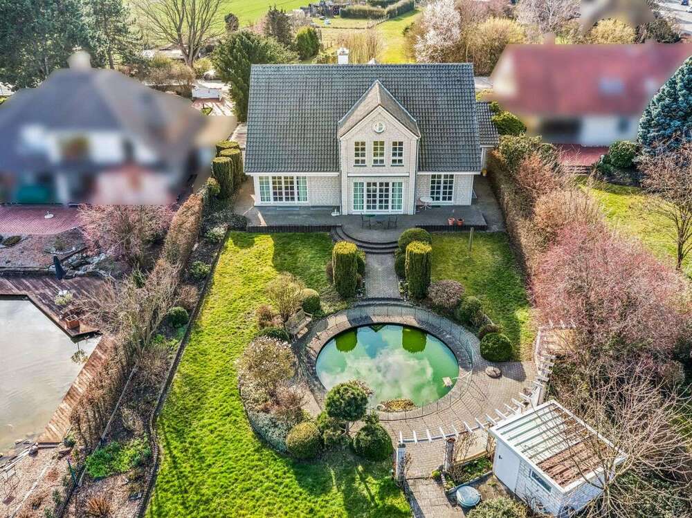 Thumbnail-Haus zum Kaufen in Sarstedt 799.000,00 € 240 m²