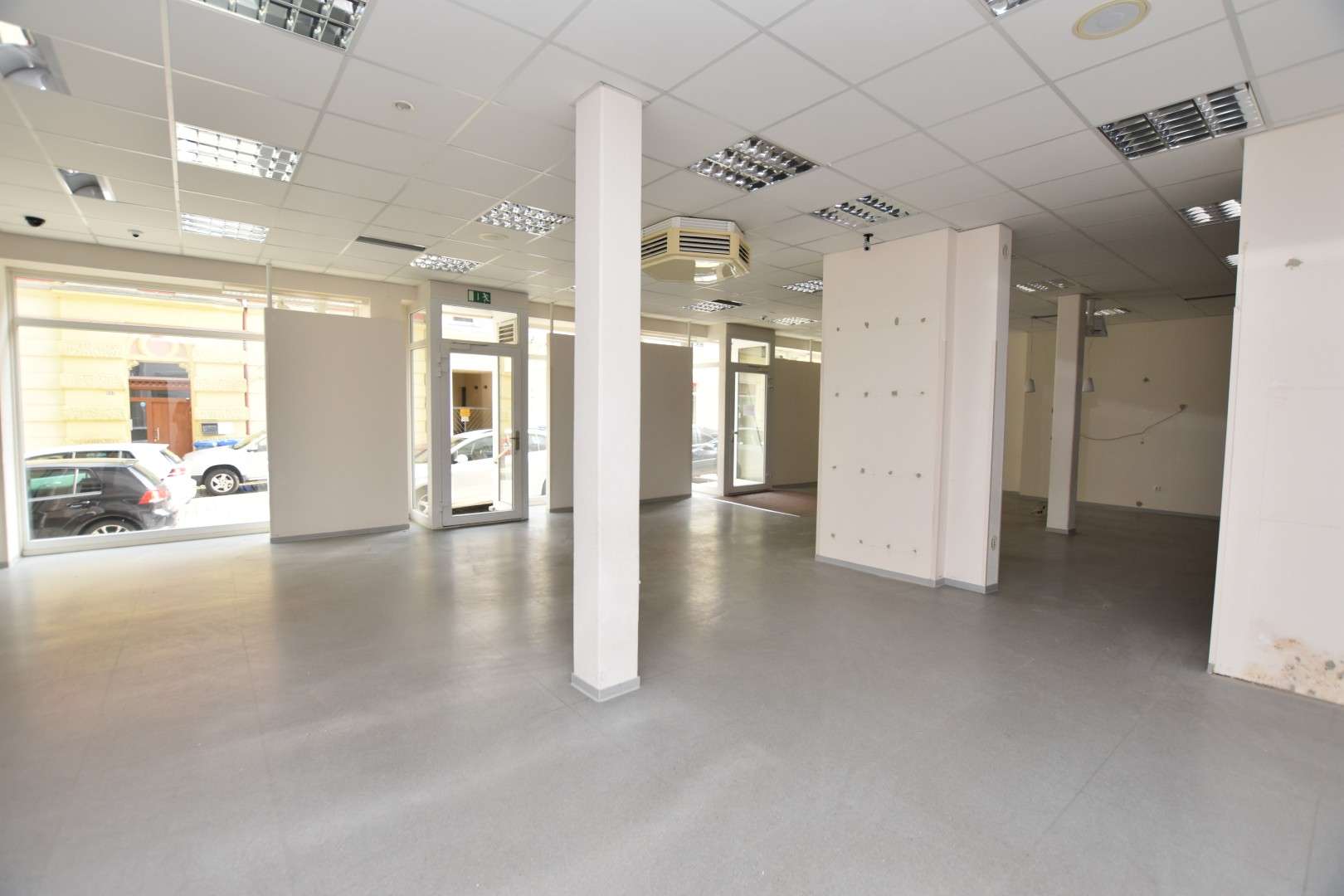 Thumbnail-Einzelhandel in Limbach-Oberfrohna 600,00 € 139.97 m²