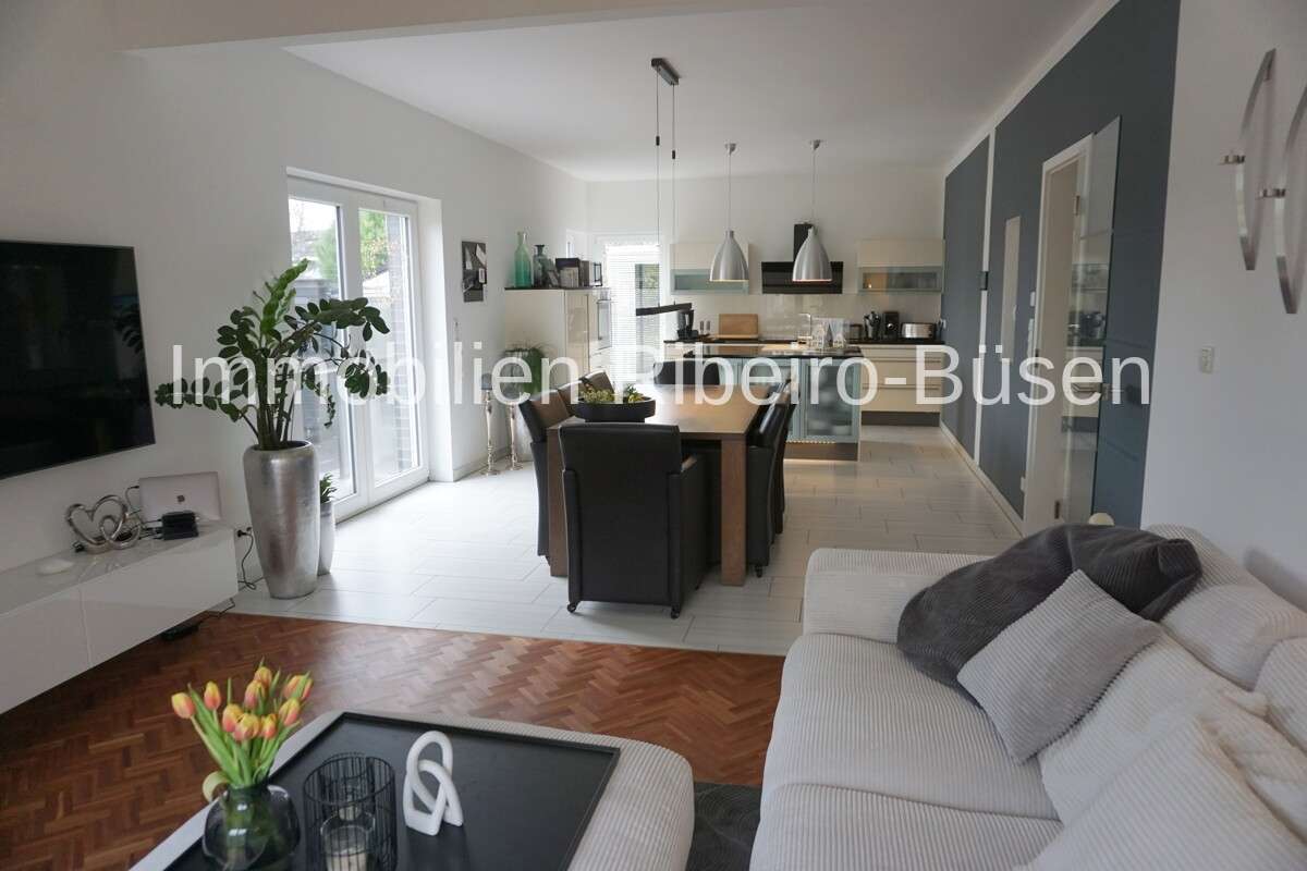 Thumbnail-Haus zum Kaufen in Mönchengladbach Bettrath-Hoven 945.000,00 € 175.29 m²