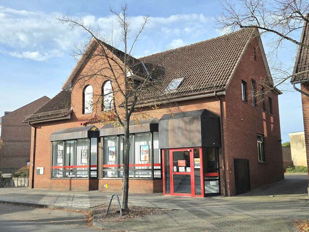Thumbnail-Haus zum Kaufen in Uelzen 350.000,00 € 260 m²