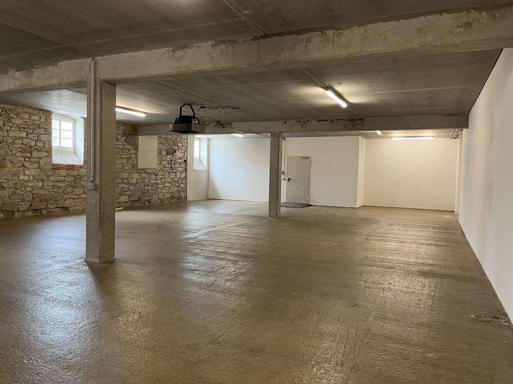 Thumbnail-Halle in Dresden 700,00 € 182.17 m²