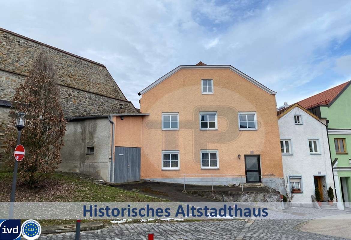 Thumbnail-Haus zum Kaufen in Vilshofen 295.000,00 € 230 m²