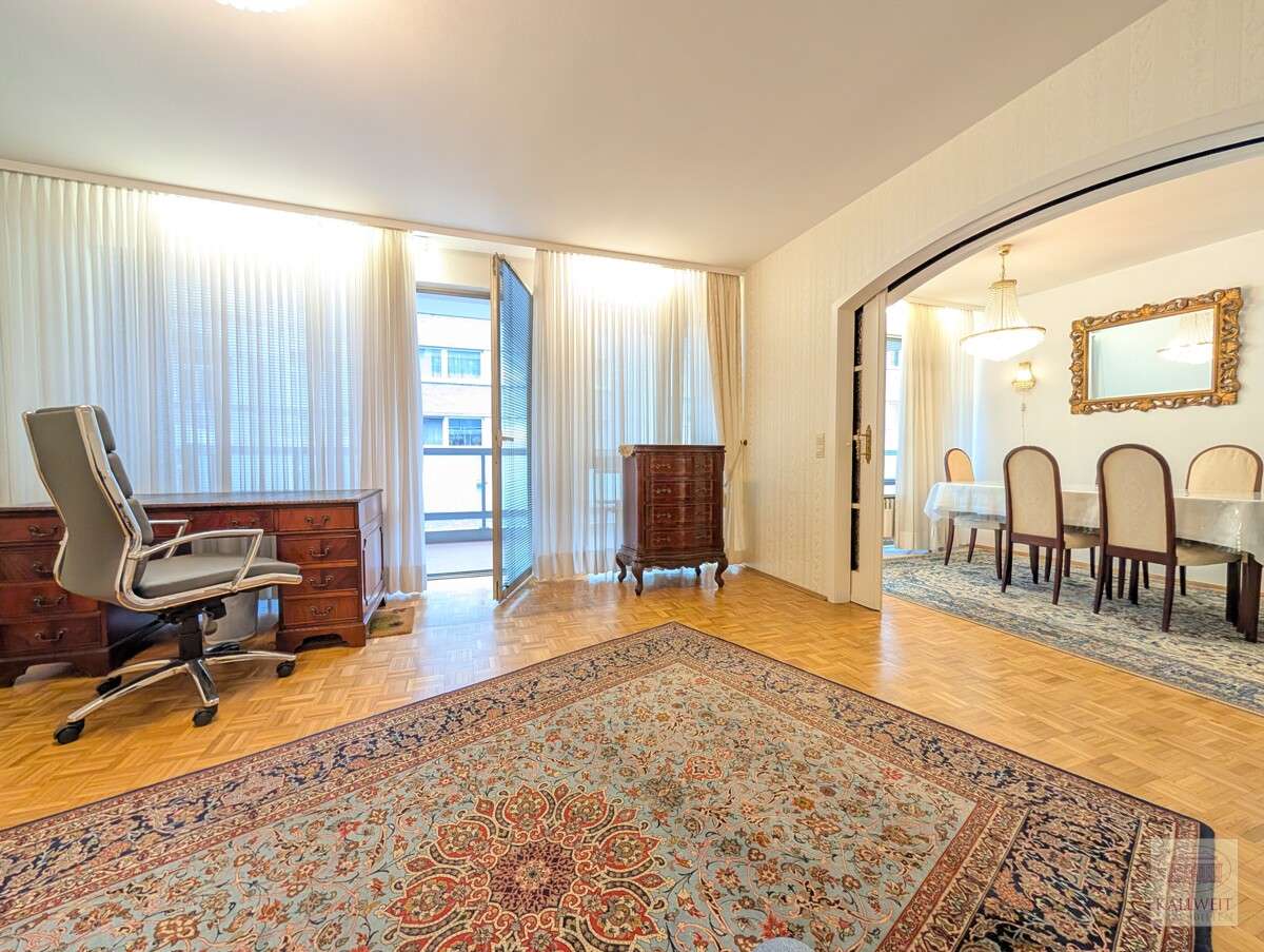 Thumbnail-Wohnung zum Kaufen in Düsseldorf 625.000,00 € 121 m²