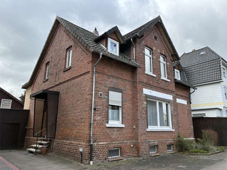 Thumbnail-Haus zum Kaufen in Einbeck 175.000,00 € 137 m²