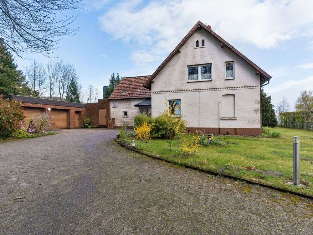 Thumbnail-Haus zum Kaufen in Halle 279.000,00 € 142.51 m²